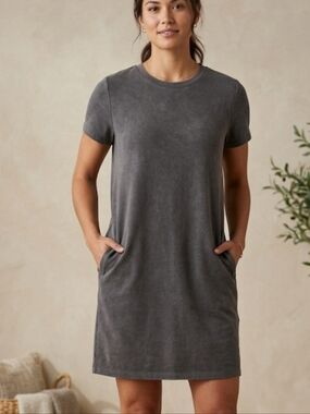 Simple Gray Sandwashed Dress Size Medium Classic Minimalist Casual NWOT